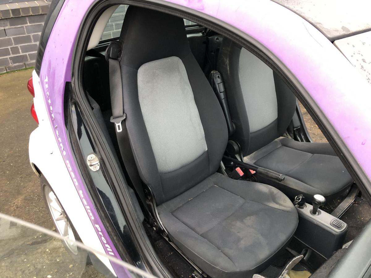 Smart 451 Mopf Sitz vorn rechts Beifahrersitz Autositz Stoffsitz