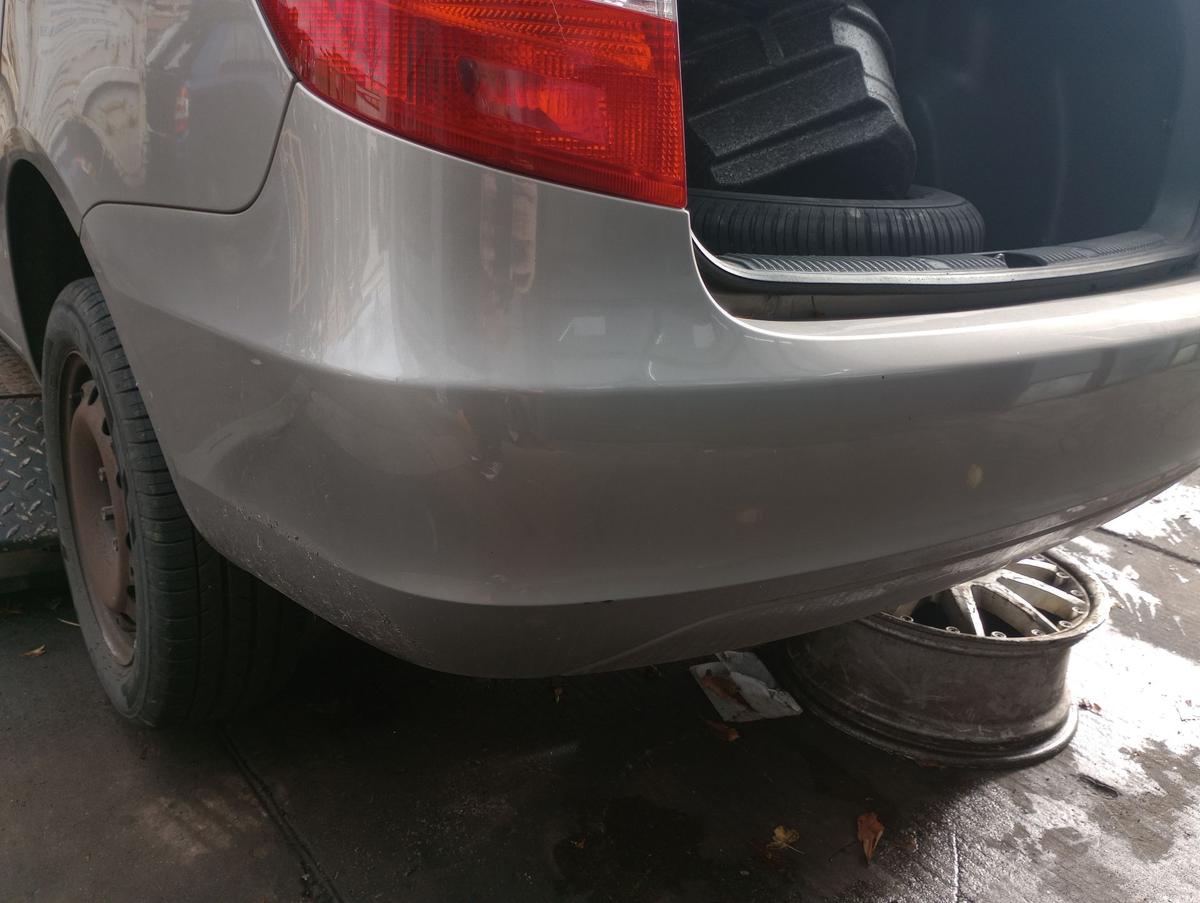 Skoda Fabia 5J Kombi orig Stoßstange hinten F8H Beige Facelift Bj 2010