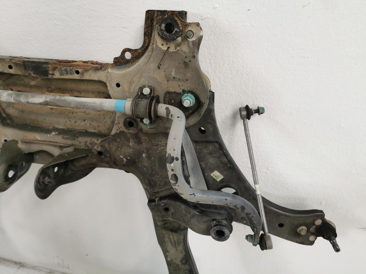 Omoda 5 EV Elektro Vorderachstr&auml;ger Achsk&ouml;rper vorn mit Querlenker und Stabi