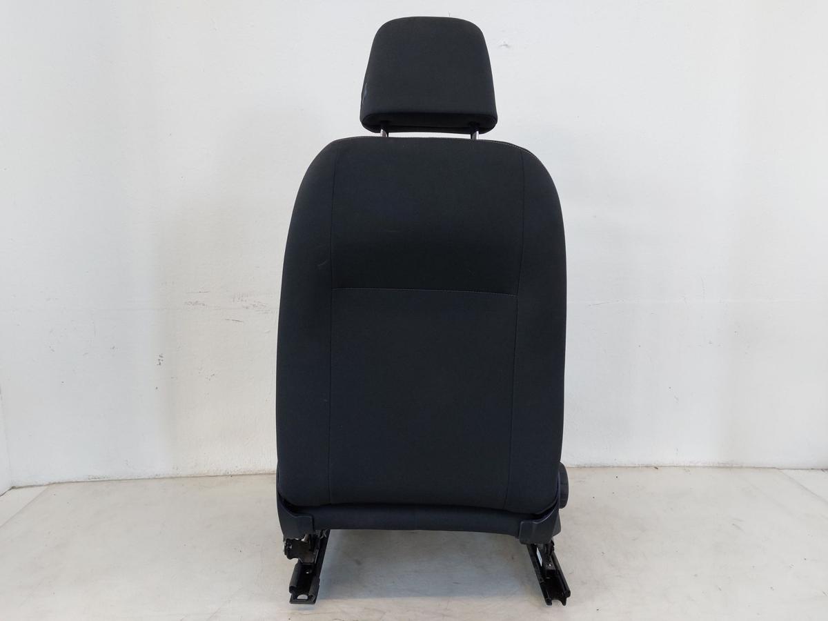 VW Passat 3G B8 Limo Sitz vorn rechts Fahrersitz Stoff ohne Heizung Autositz