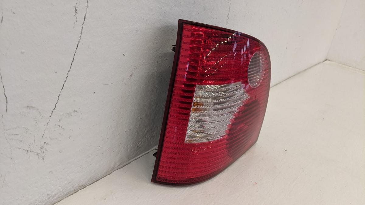 Rückleuchte Schlussleuchte Rücklicht Lampe hinten links OE VW Polo 9N1