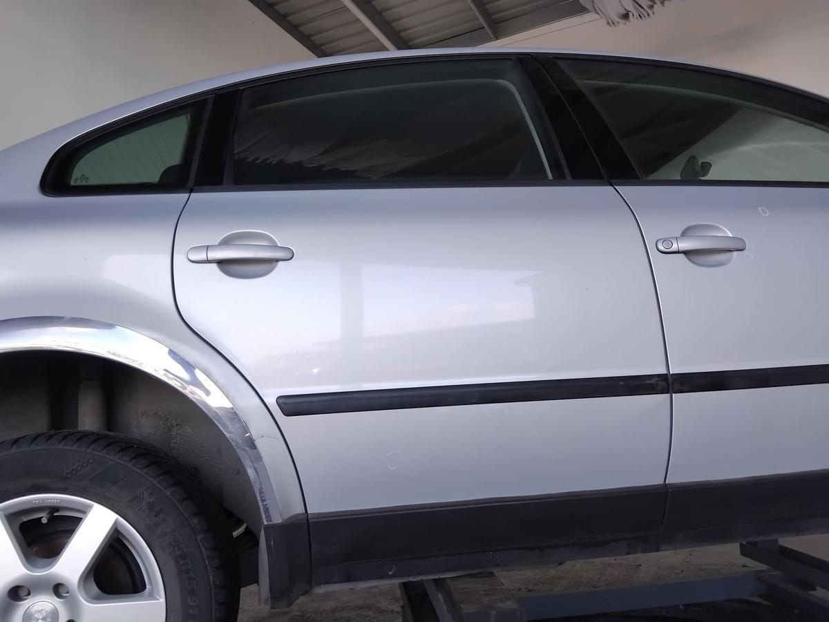 VW Passat 3B T&uuml;r hinten rechts satinsilbermetallic LB7Z 4-t&uuml;rig Limousine BJ1999