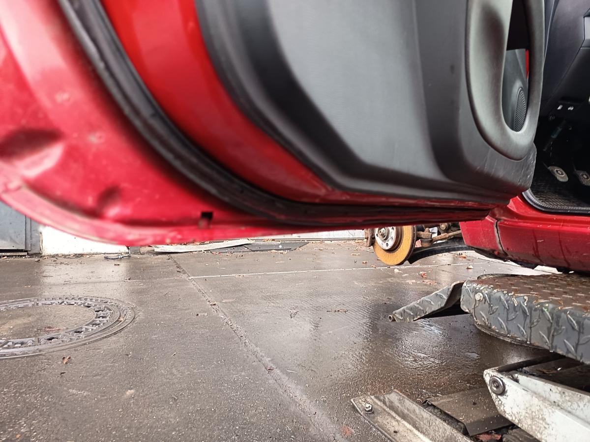 Nissan Micra K12 original T&uuml;r links Fahrer A32 Chilirot Bj 2005