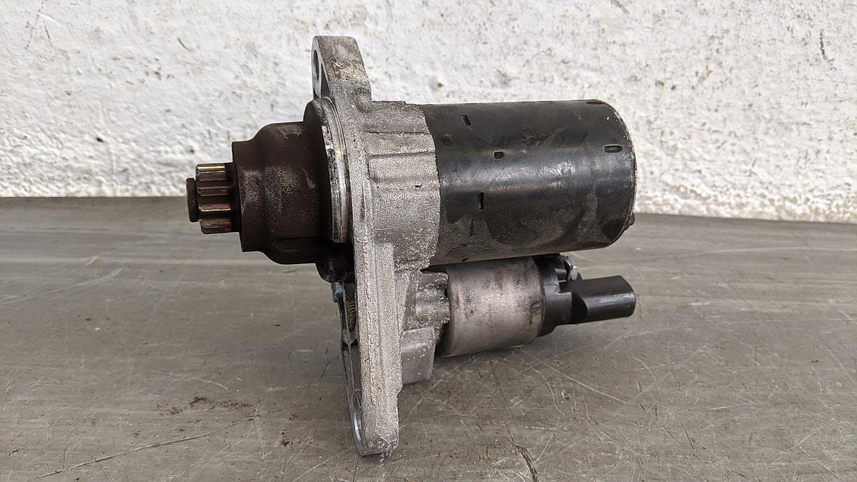 VW Jetta 1K Anlasser Starter Bosch 02T911023R 0001120406