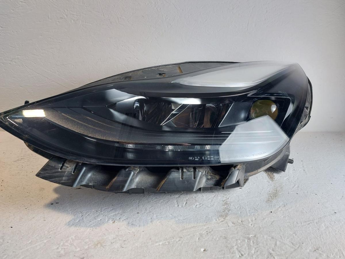 Tesla Model Y Scheinwerfer links Hauptscheinwerfer LED OEM HELLA Lampe