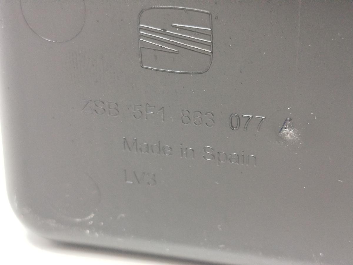 Seat Leon 5F Ablagefach Fach Staufach Armaturenbrett mitte OEM