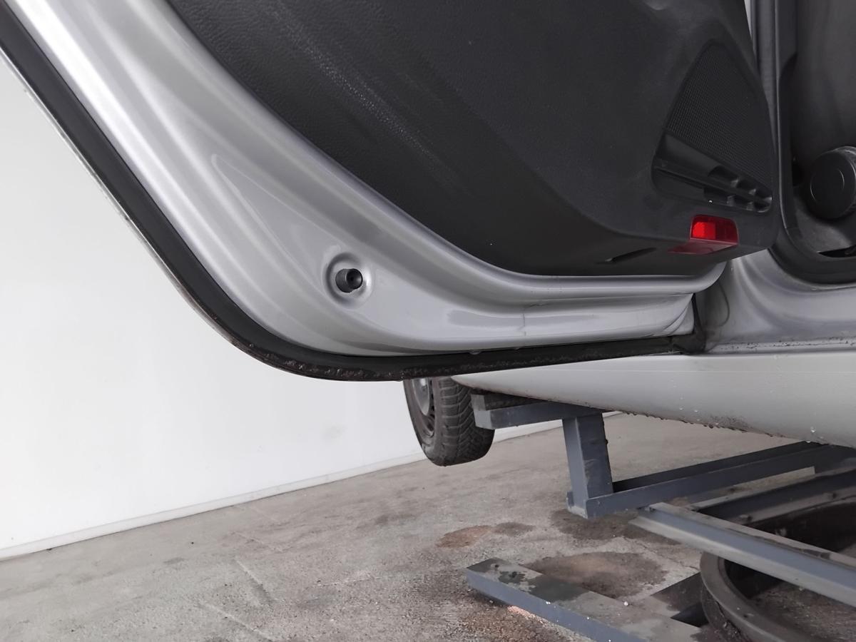 VW Golf 6 Flie&szlig;heck T&uuml;r hinten links LA7W reflexsilbermetallic BJ2009