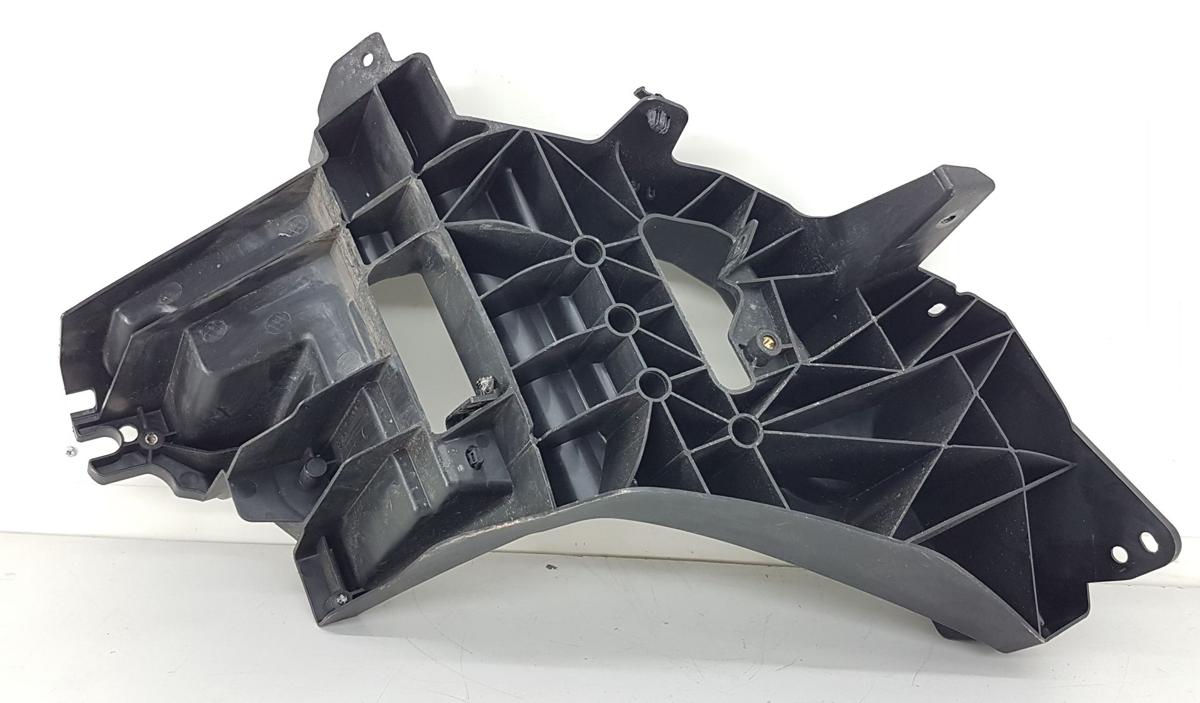 Tesla Model X Halter Scheinwerfer rechts Bj22 1617913-00-C Scheinwerferhalterung