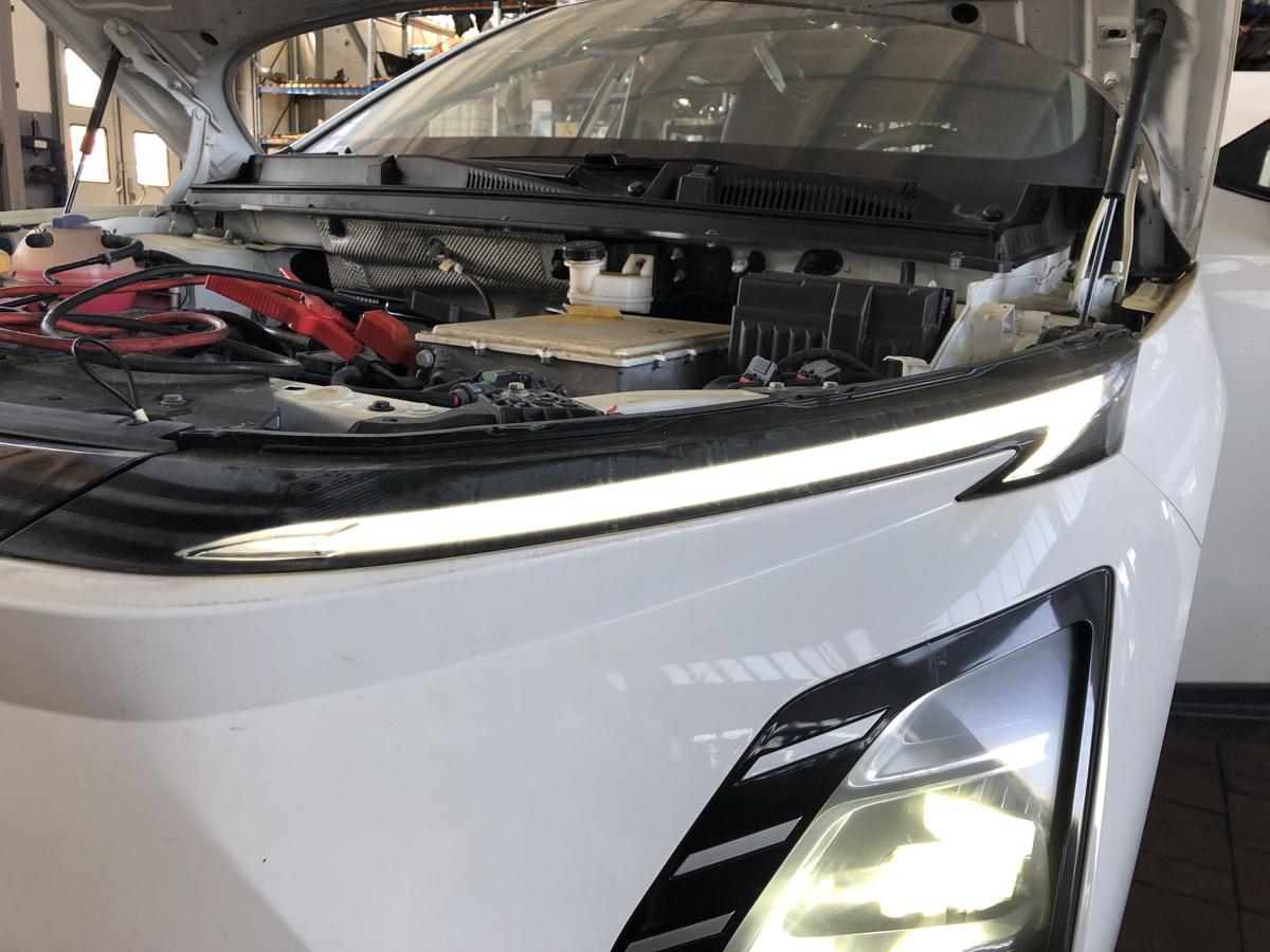 Omoda 5 Tagfahrleuchte vorn links Tagfahrlicht OEM Scheinwerfer oben Haube