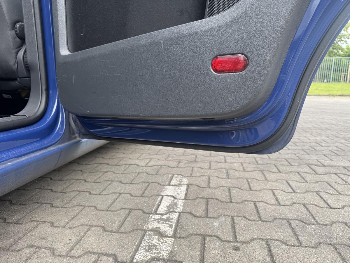 VW Touran 1T original T&uuml;r hinten rechts LL5M Indienblau Rohbau Bj.2008