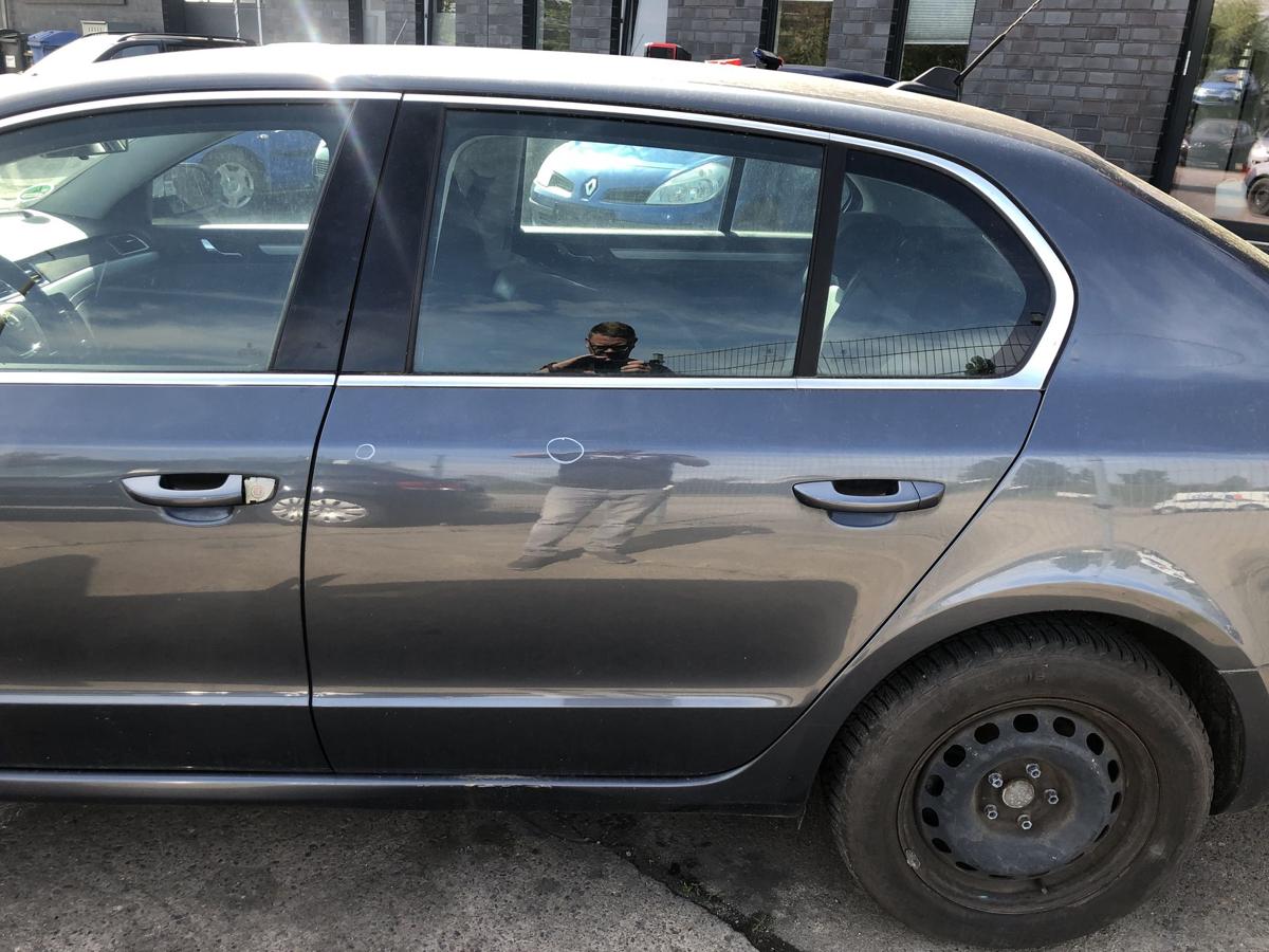 Skoda Superb 2 Typ 3T T&uuml;r hinten links Limo im Rohbau LF8J Anthrazitgrau
