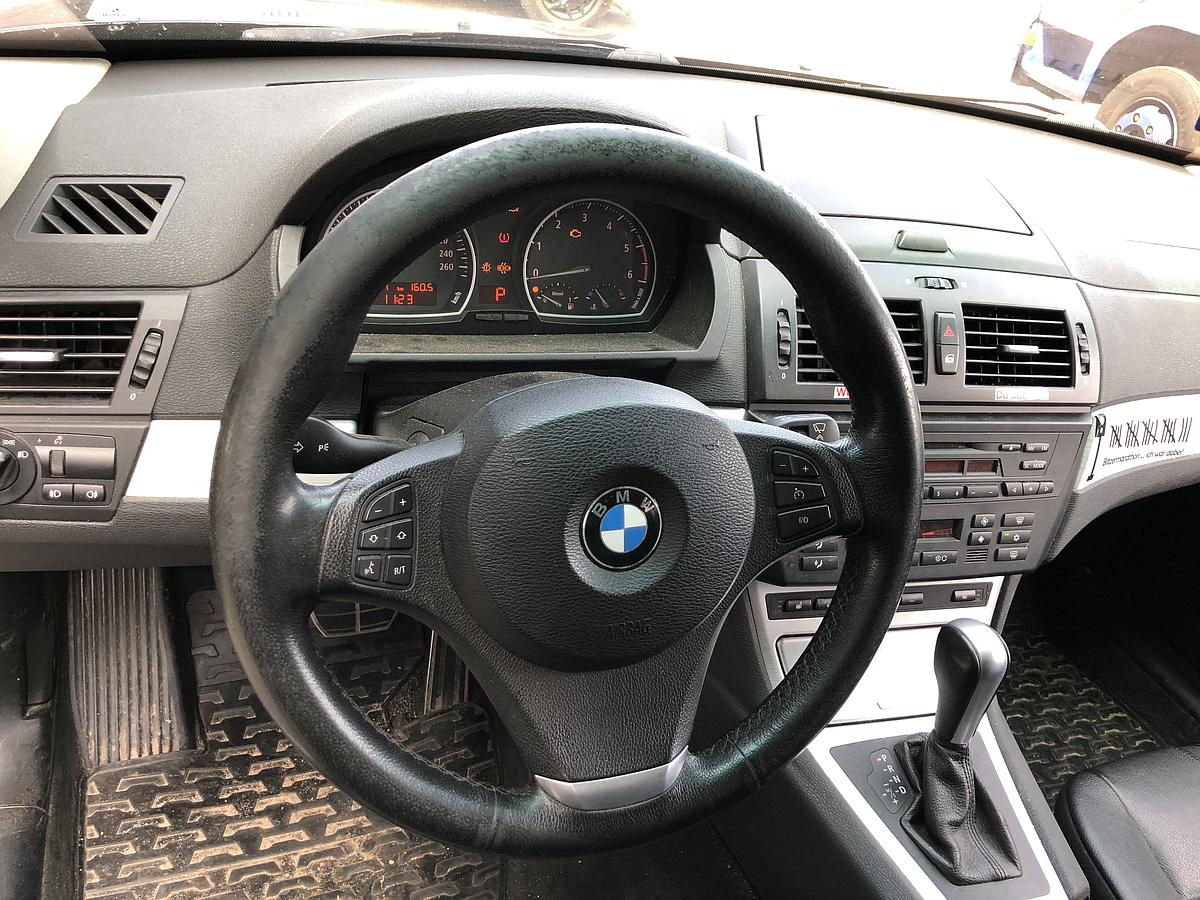 BMW X3 E83 LCI Armaturenbrett Lenkrad Unfallpaket Facelift