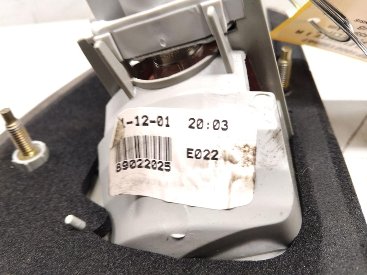 Toyota Avensis T22 Kombi R&uuml;ckleuchte Schlussleuchte rechts innen Facelift BJ2002