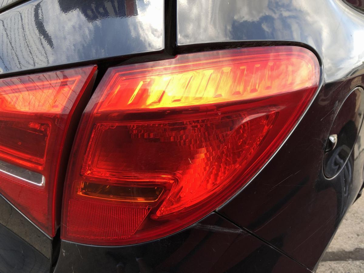 Opel Meriva B Rückleuchte außen rechts Ecke Rücklicht Heckleuchte