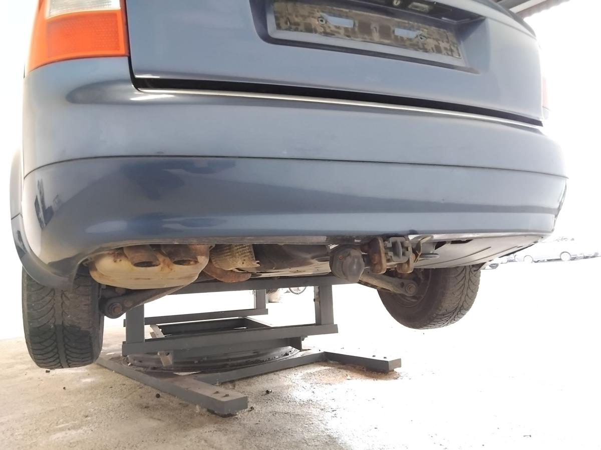 Audi A4 8E B6 Avant original Stossf&auml;nger Sto&szlig;stange hinten BJ2003 LZ5C Mauritiusblaumetallic