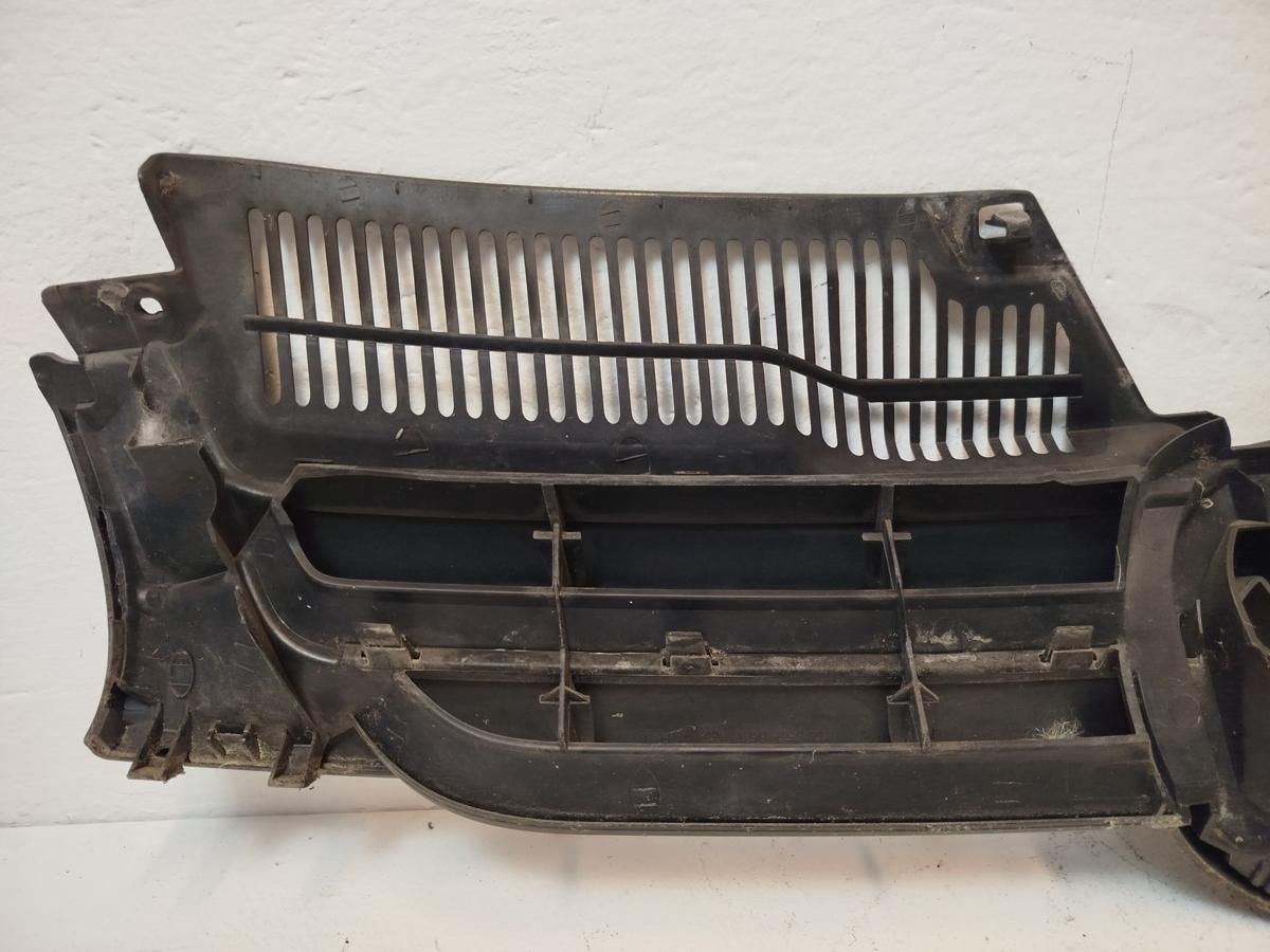 VW Golf V 5 1K Grill Kühlergrill Frontgrill mit Logo L041 Brillantschwarz VW Golf V 5 1K Grill Kühlergrill Frontgrill mit Logo L041 Brillantschwarz