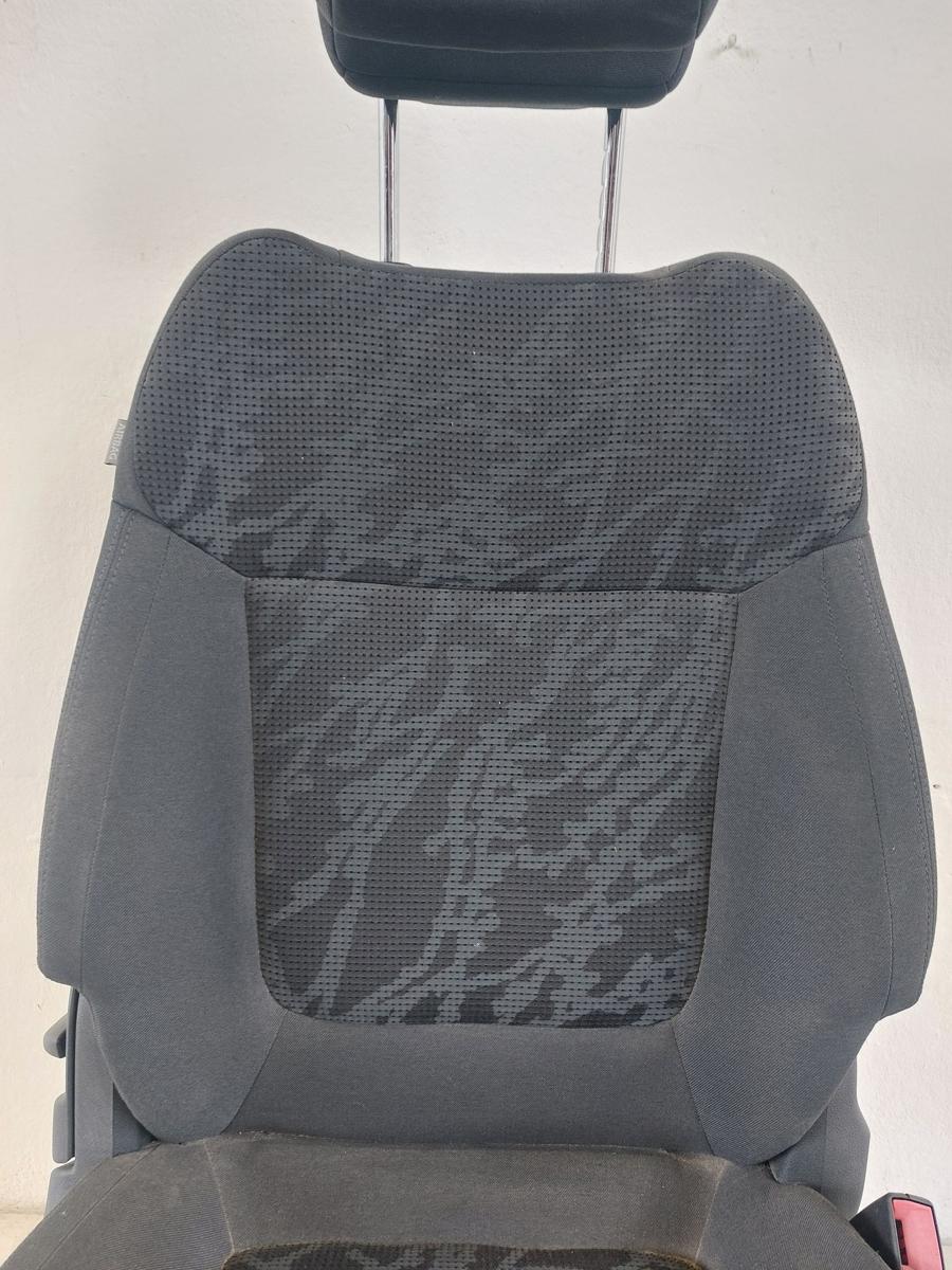 Peugeot 3008 I Typ 0U Sitz vorn rechts Beifahrersitz mit Heizung Stoff Autositz