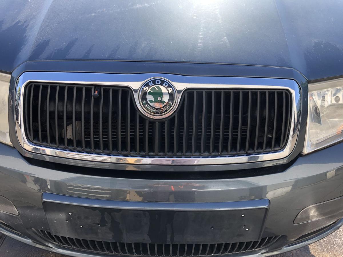 Skoda Fabia I 6Y original Kühlergrill Haube vorn/Front F7V Graphite grey Bj 2005