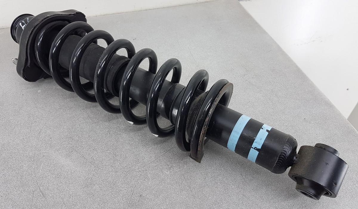 Mitsubishi Eclipse Cross Federbein hinten links Bj2023 56210W110P 2,4 72kw 4WD