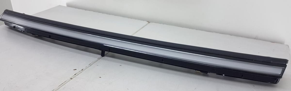Tesla Model Y Juniper Tagfahrleuchte Lichtband Bj2025 2038294-98-B Modell ab2025