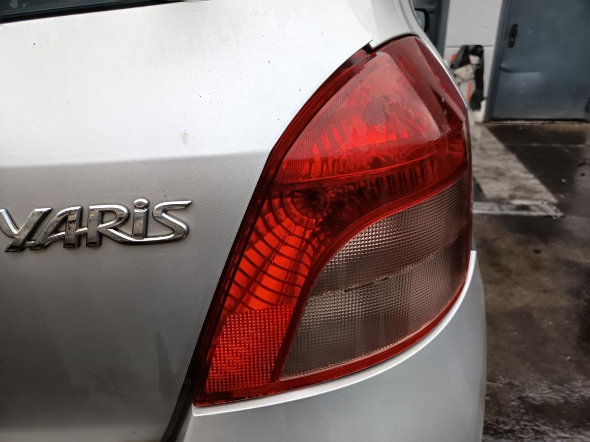 Toyota Yaris XP9 original Rückleuchte rechts Heck/Schluss/Licht Bj 2006