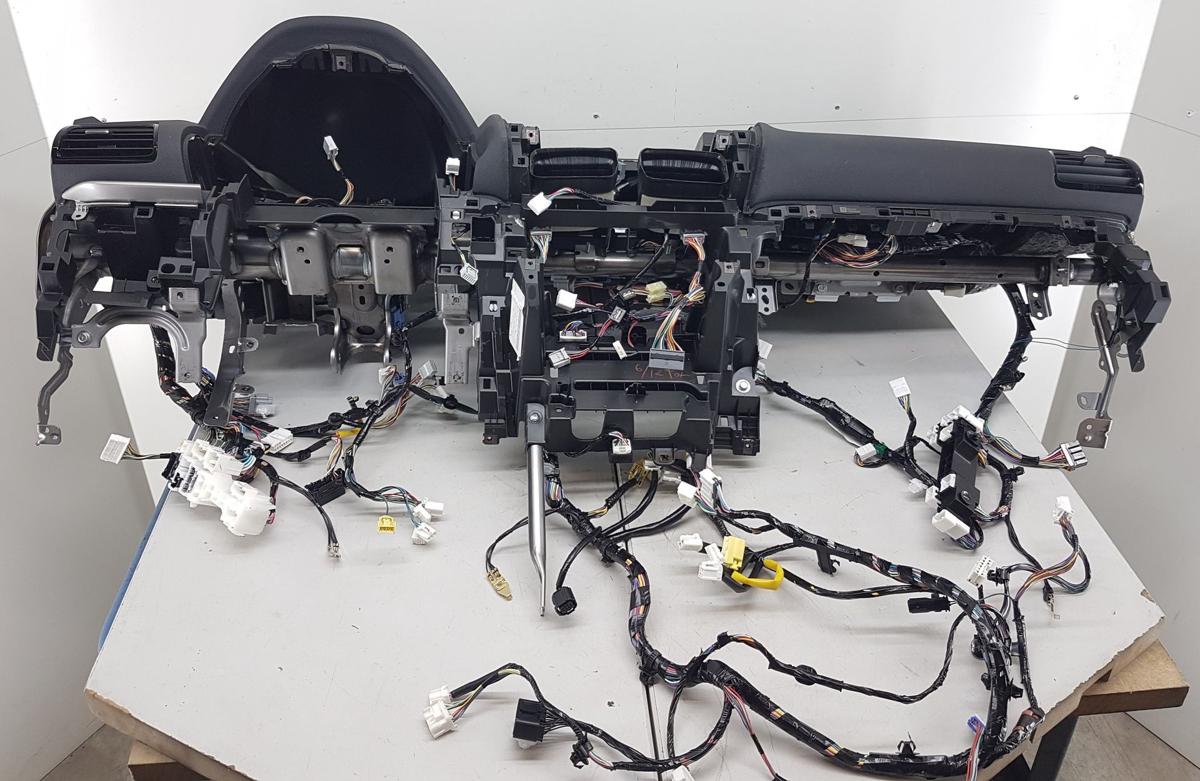 Mitsubishi Eclipse Cross original Armaturenbrett Cockpit Facelift BJ2023