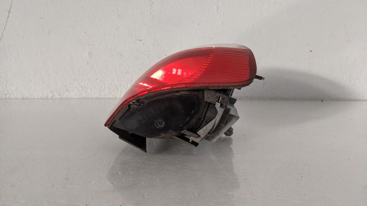 Rückleuchte Schlussleuchte Rücklicht Lampe hinten links OE Valeo VW Fox 5Z