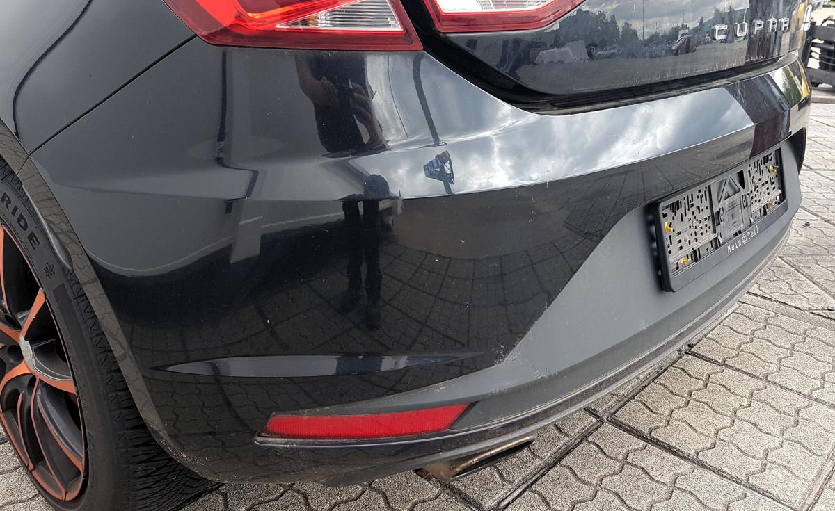 Seat Leon 5F Sto&szlig;stange Sto&szlig;f&auml;nger hinten in LZ9Y Phantomschwarz Met Bj2014 Limo