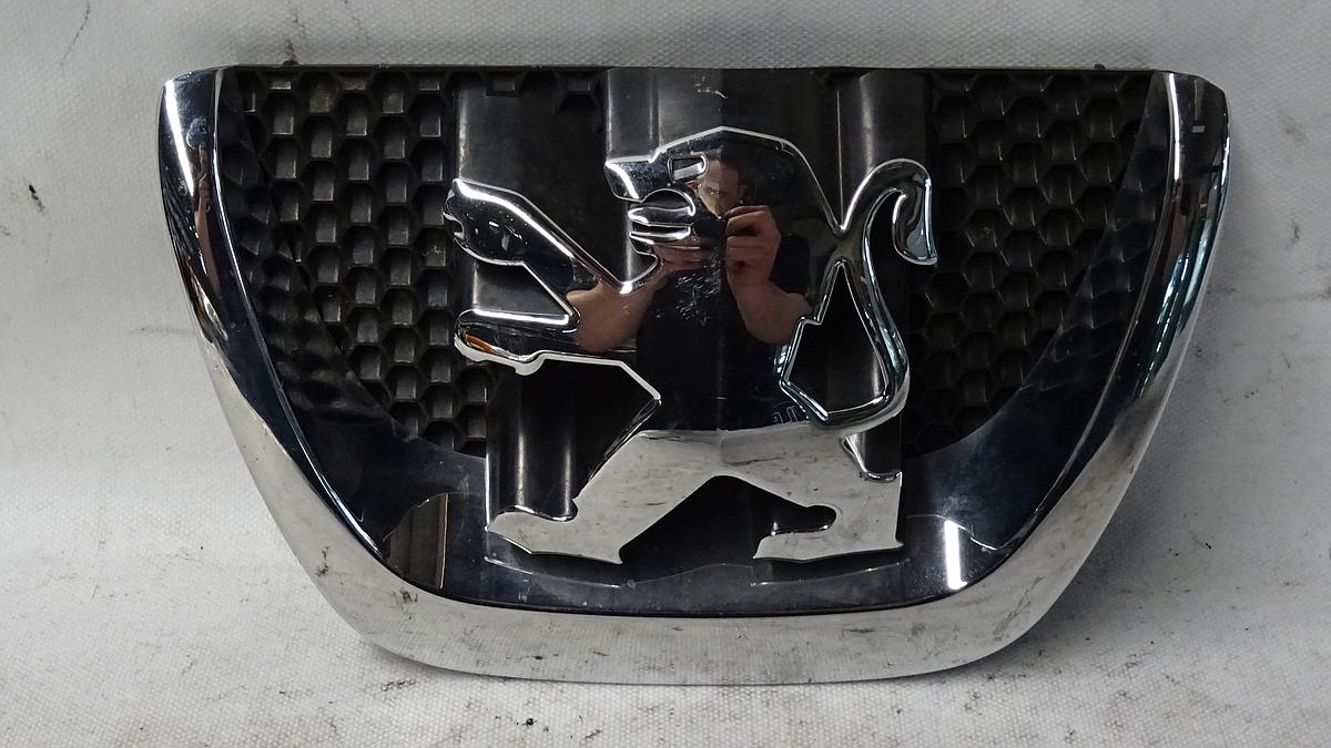 Peugeot 207 Bj2013 Emblem Kühlergrill