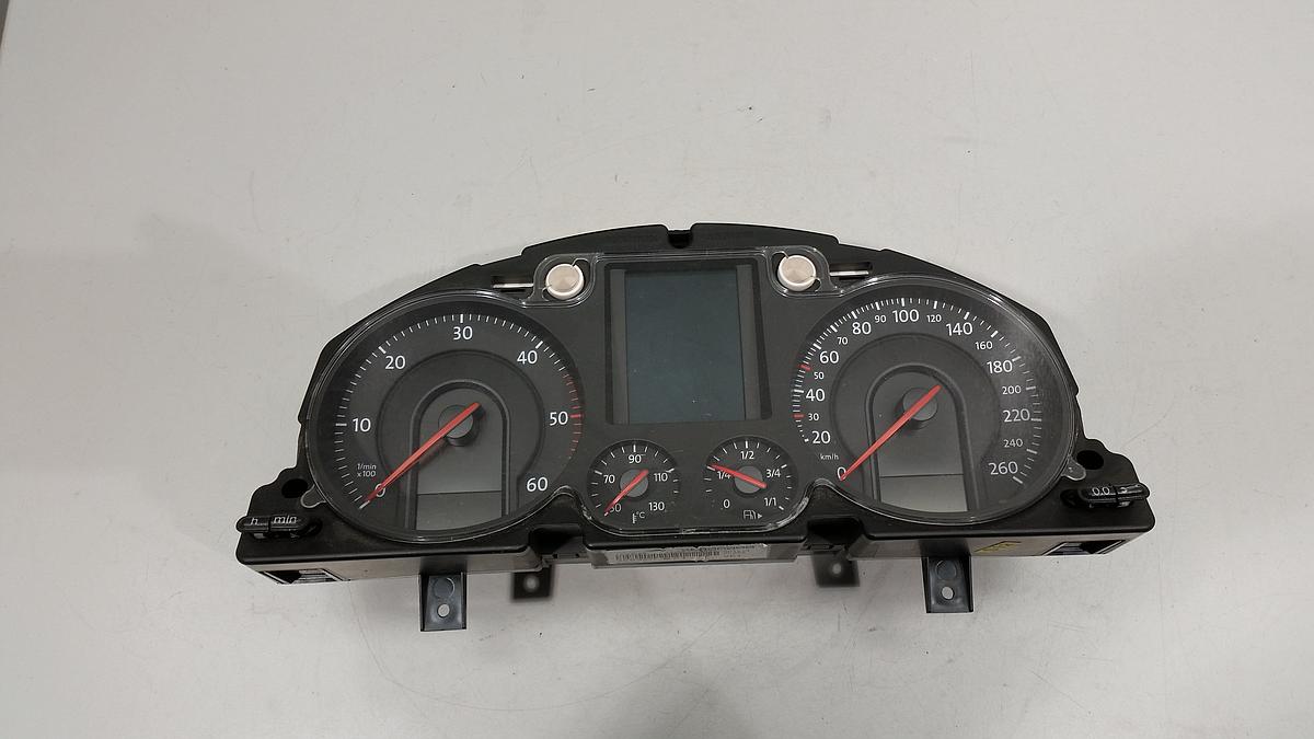 VW Passat 3C org Kombiinstrument Tacho 1968ccm TDI 103KW Bj 2006 3C0920871