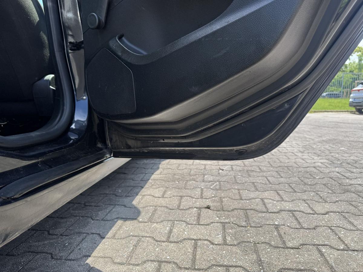 Opel Insignia A original T&uuml;r hinten rechts GAR Graphitschwarz Kombi Rohbau Bj.2011