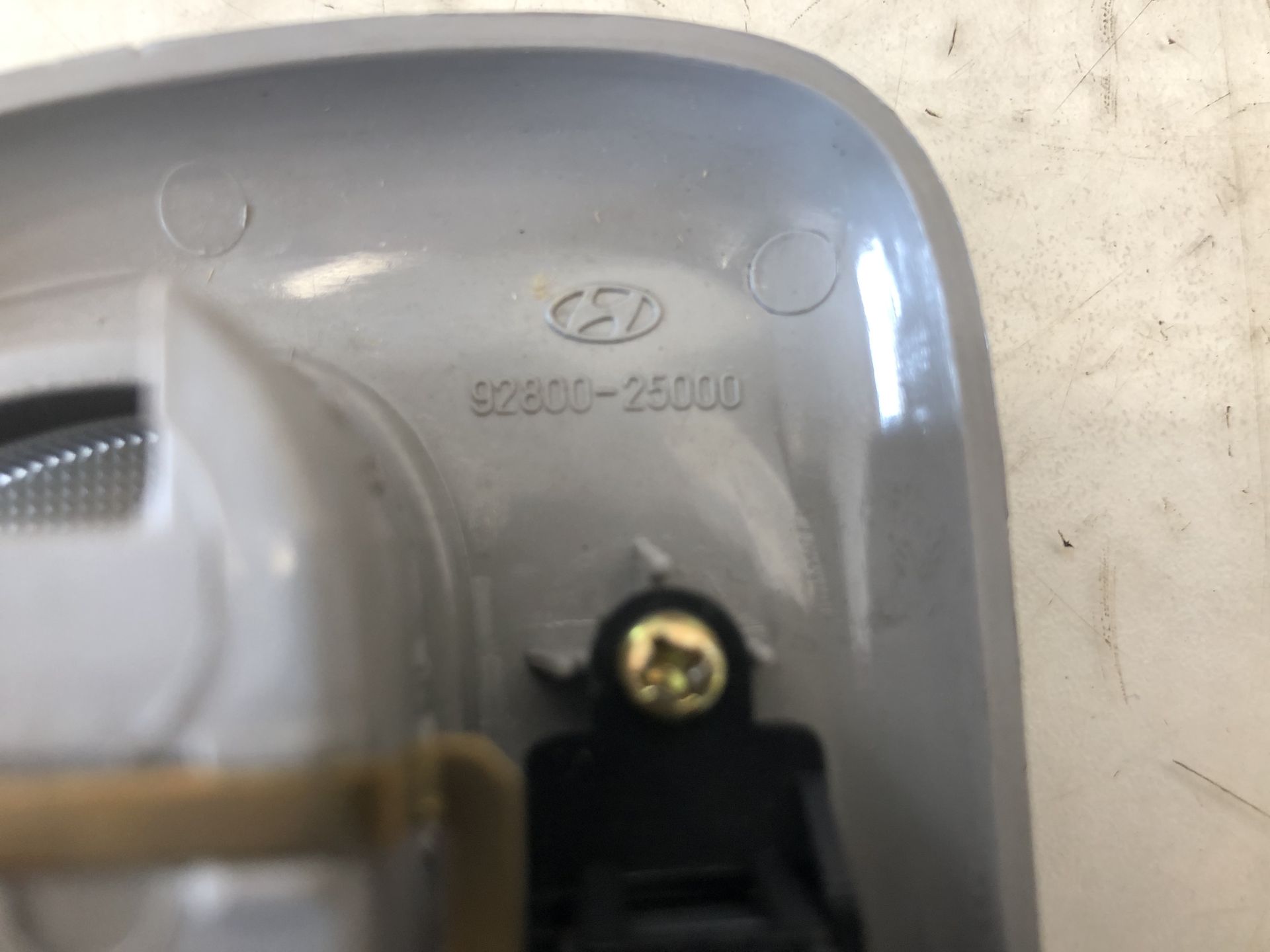 Hyundai Getz TB Innenleuchte Leseleuchte Lampe innen mitte