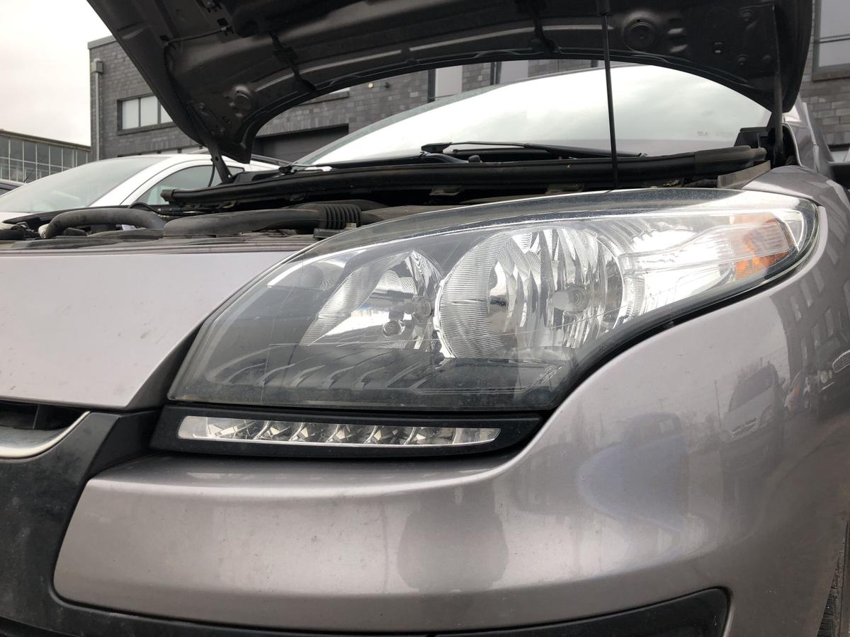 Renault Megane III 3 Scheinwerfer vorn links Halogen Frontscheinwerfer Lampe