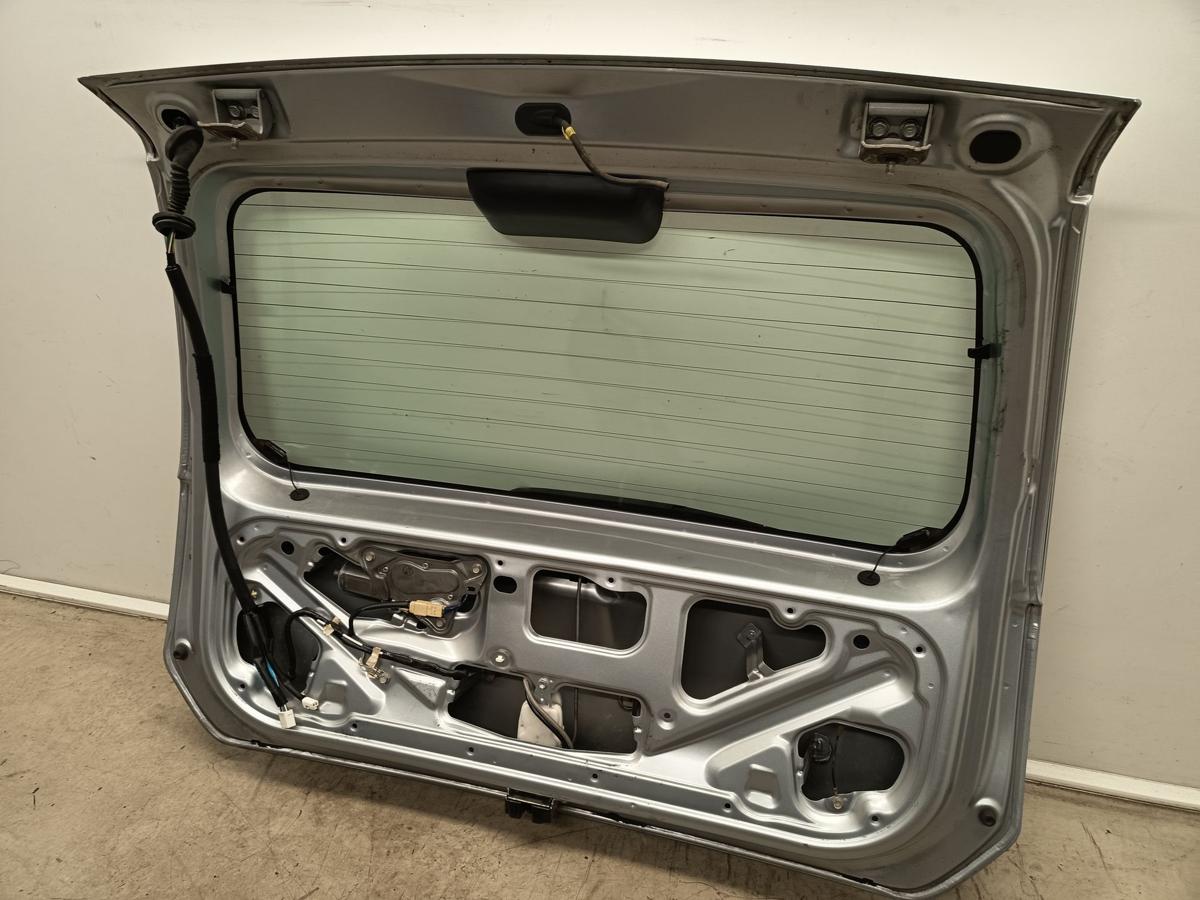 Subaru Justy M300 original Heckklappe mit Scheibe S28 Silber Baujahr 2010