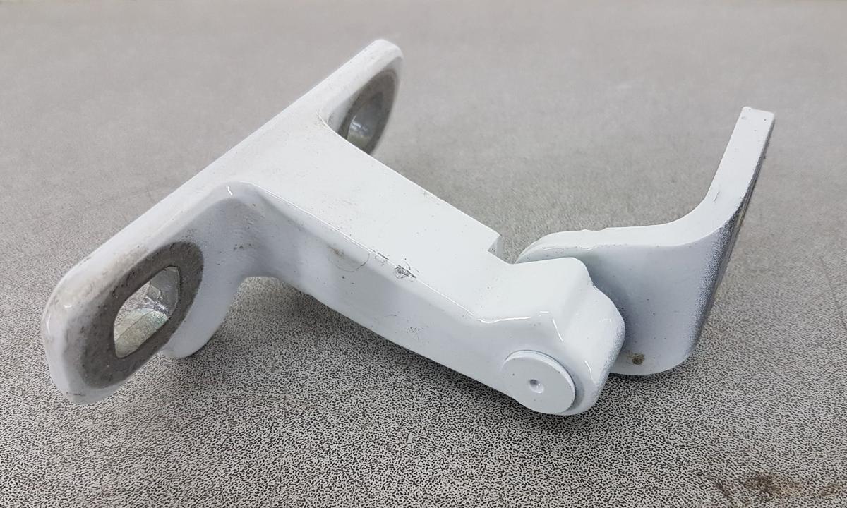 Tesla Model Y Satz T&uuml;rscharniere hinten rechts Bj2022 1626080-00-B in PPSW White