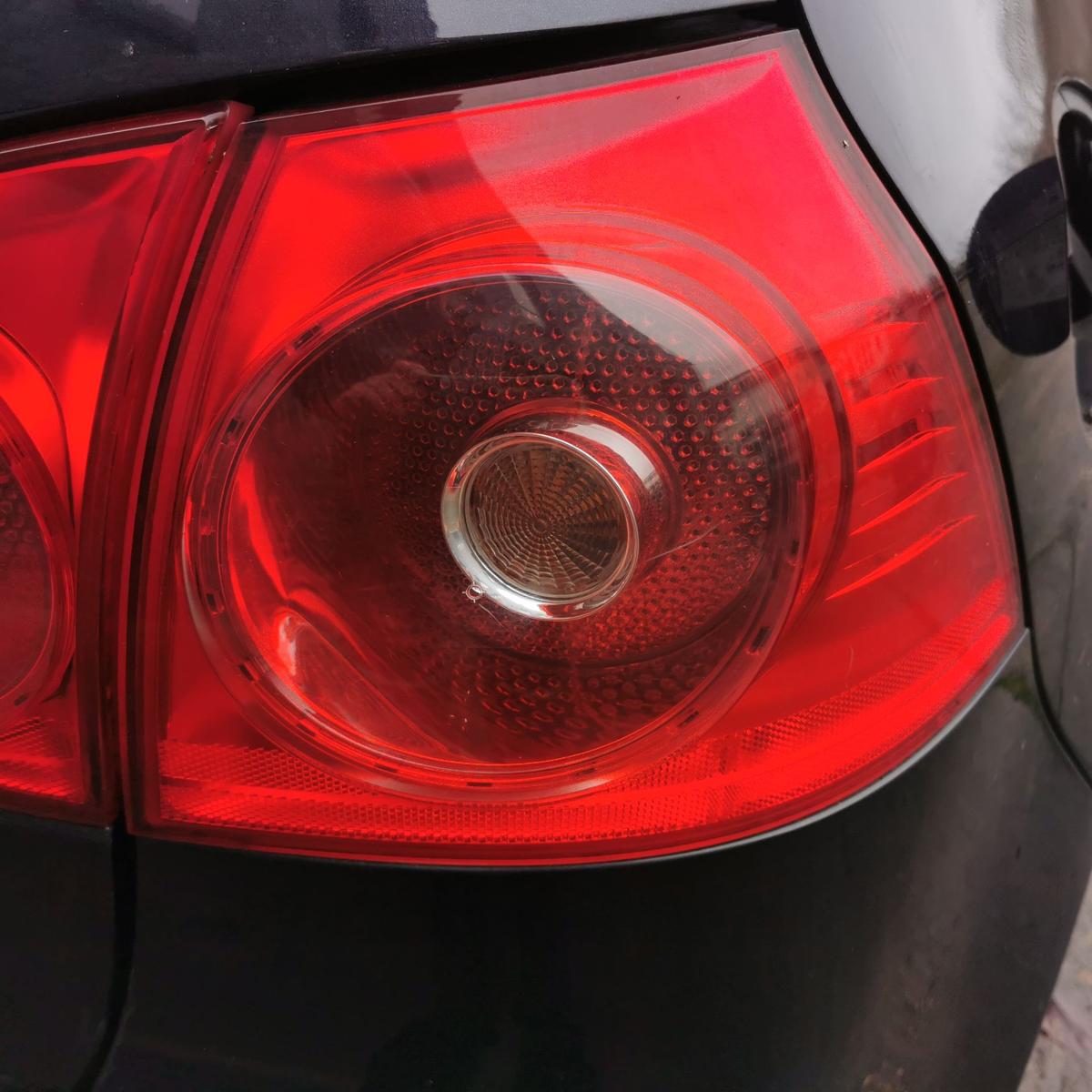 VW Golf 5 V 1K Rückleuchte Schlussleuchte Rückleuchte Lampe aussen rechts 5trg