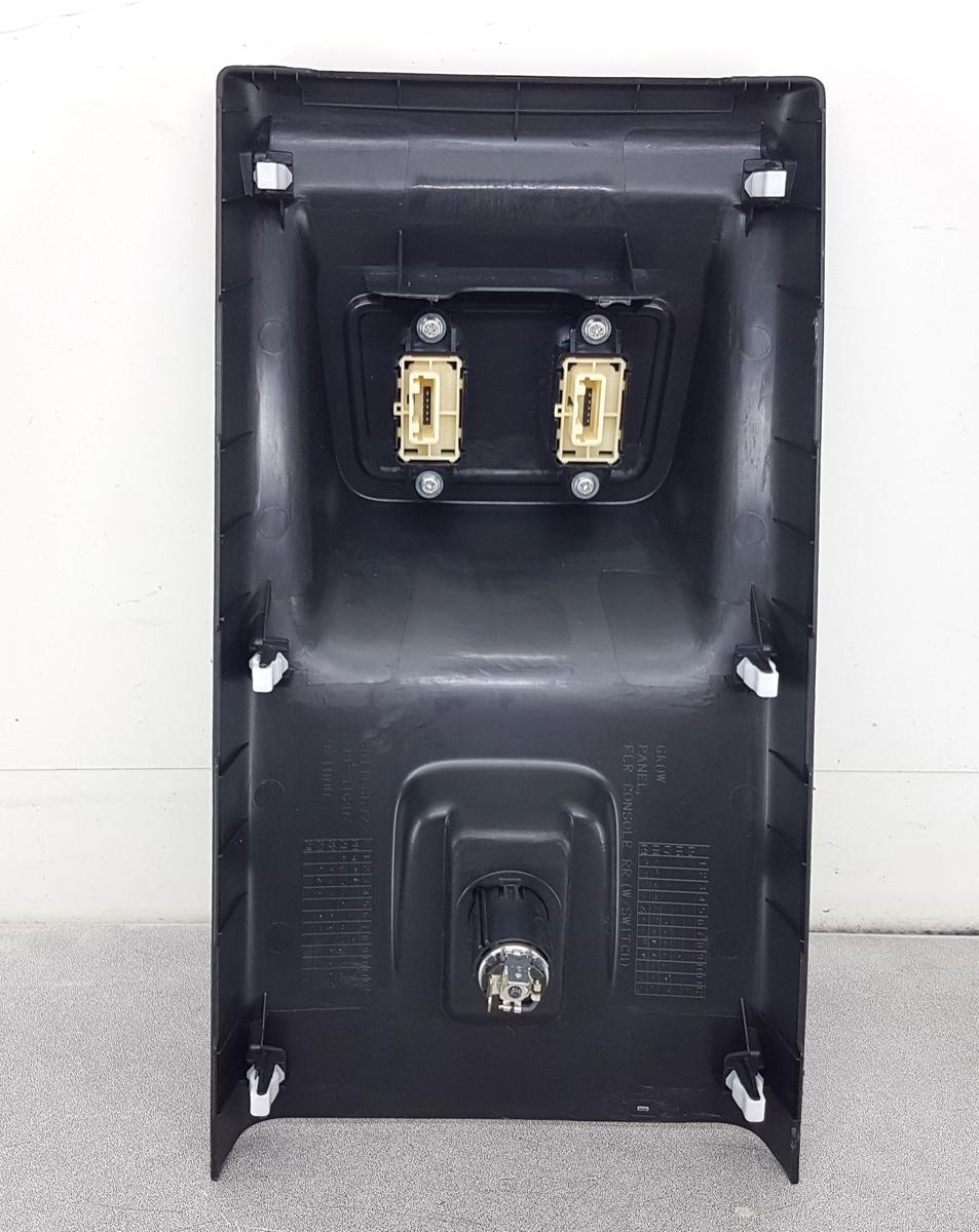Mitsubishi Eclipse Cross Verkleidung Mittelkonsole hinten Bj2023 Sitzheizung