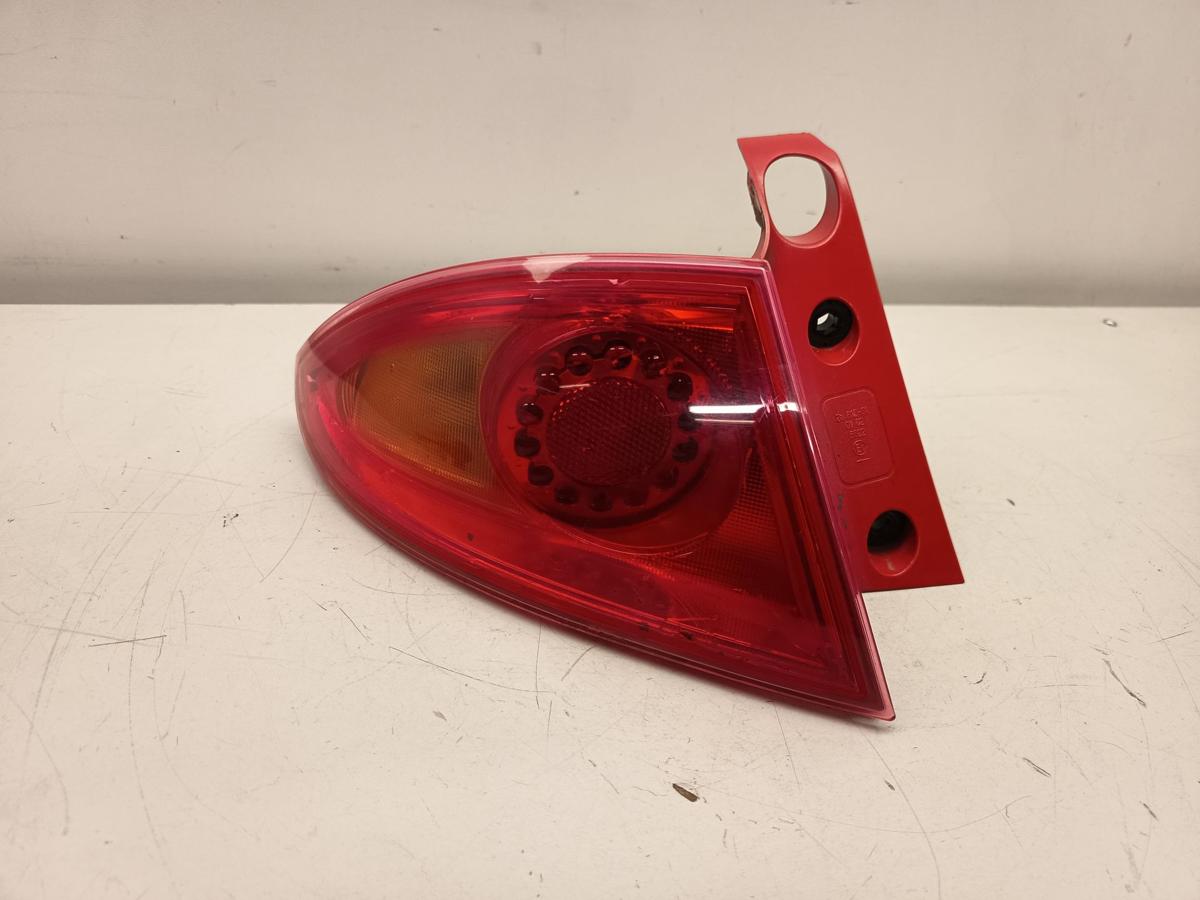 Seat Leon 1P Facelift Bj 2009 original Rück-Heck-Schlussleuchte links außen