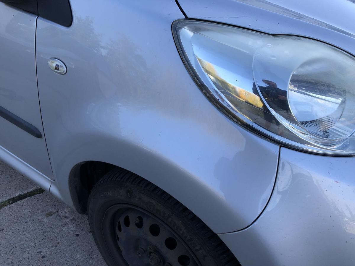 Peugeot 107 Typ P Kotflügel vorn rechts Fender Seitenteil KTB Gris Gallium