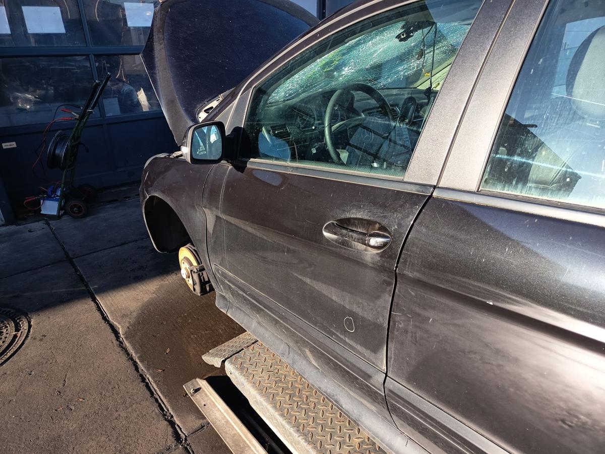 Mercedes W245 Mopf original T&uuml;r vorn links Fahrer schwarz &uuml;berlackiert Bj 2011