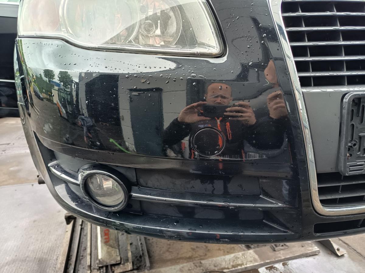 Audi A4 8E B7 original Stoßstange Fänger vorn mit Grill Z9Y Phantomschwarz Bj 07