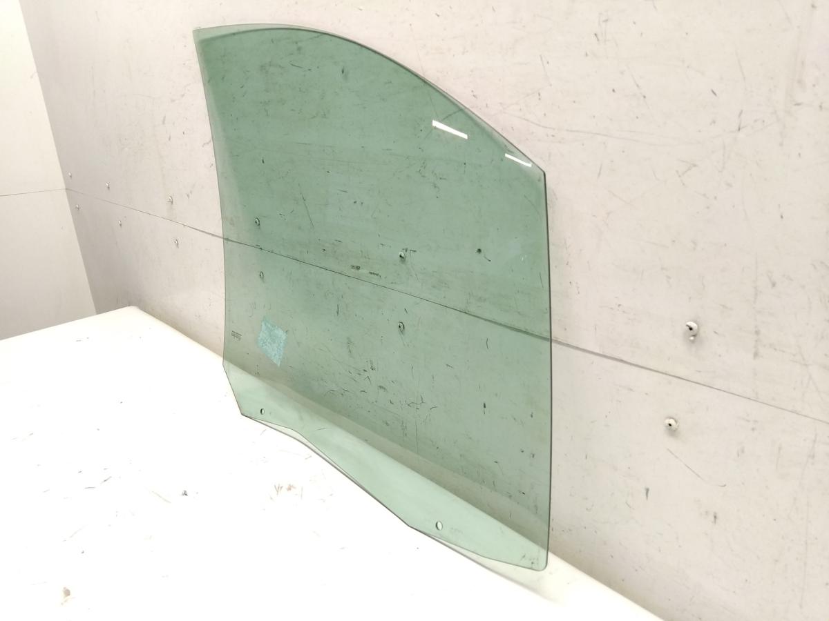 Peugeot 807 T&uuml;rscheibe vorn links gr&uuml;ncolor Bj.2008