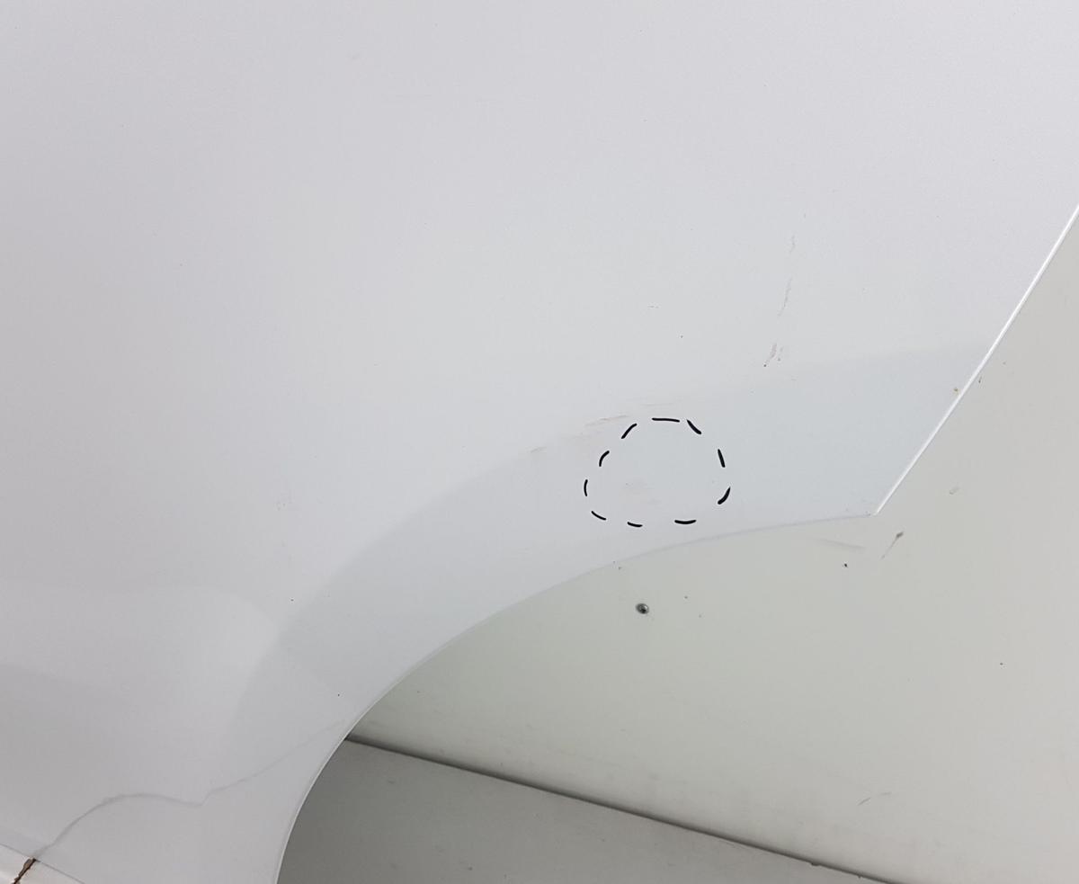 Tesla Model Y T&uuml;r hinten links in PPSW White Water Pearl Bj22 Rohbaut&uuml;r