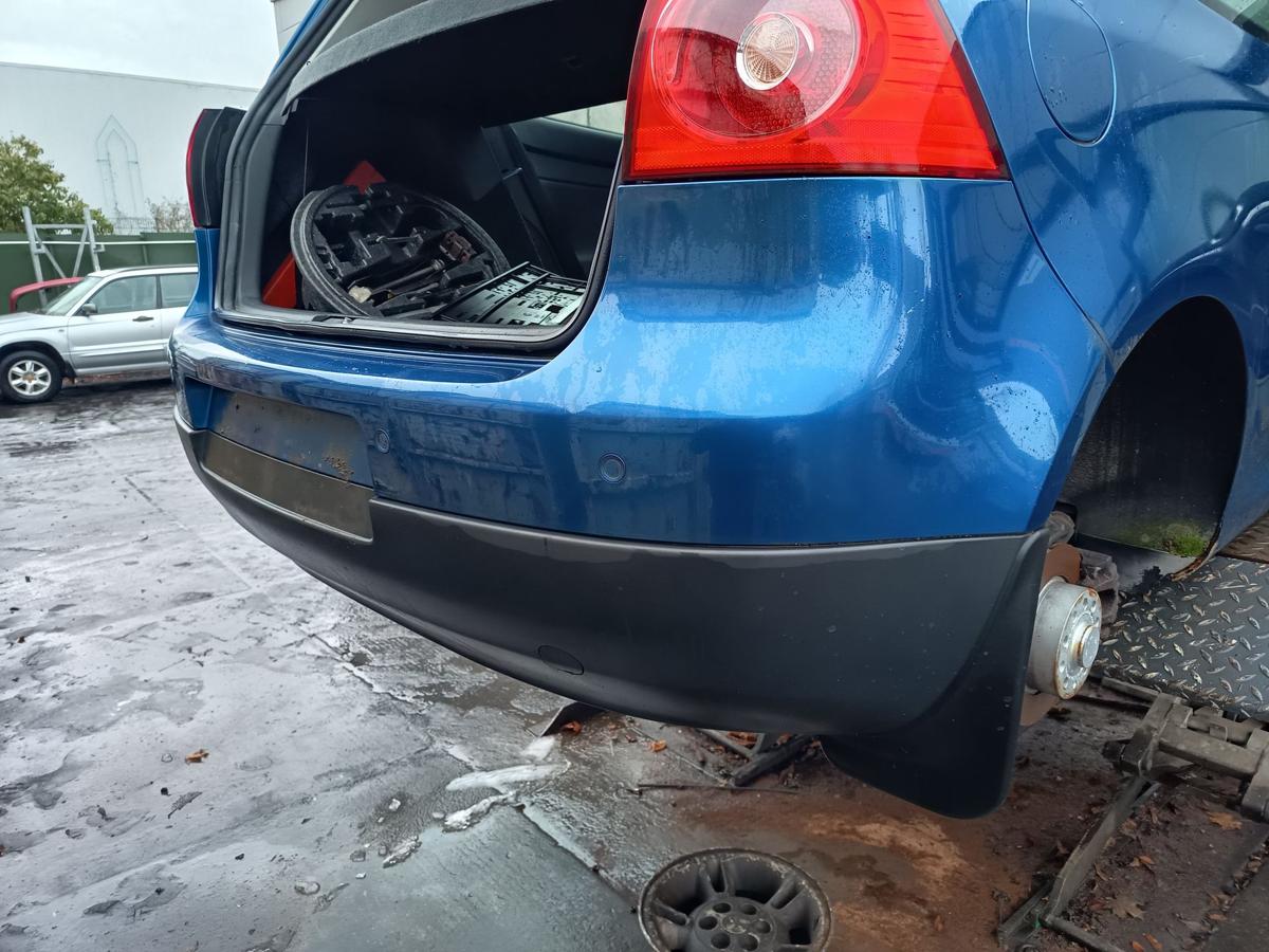 VW Golf V original Sto&szlig;stange F&auml;nger hinten/Heck A5K Olympiablau Bj 2007