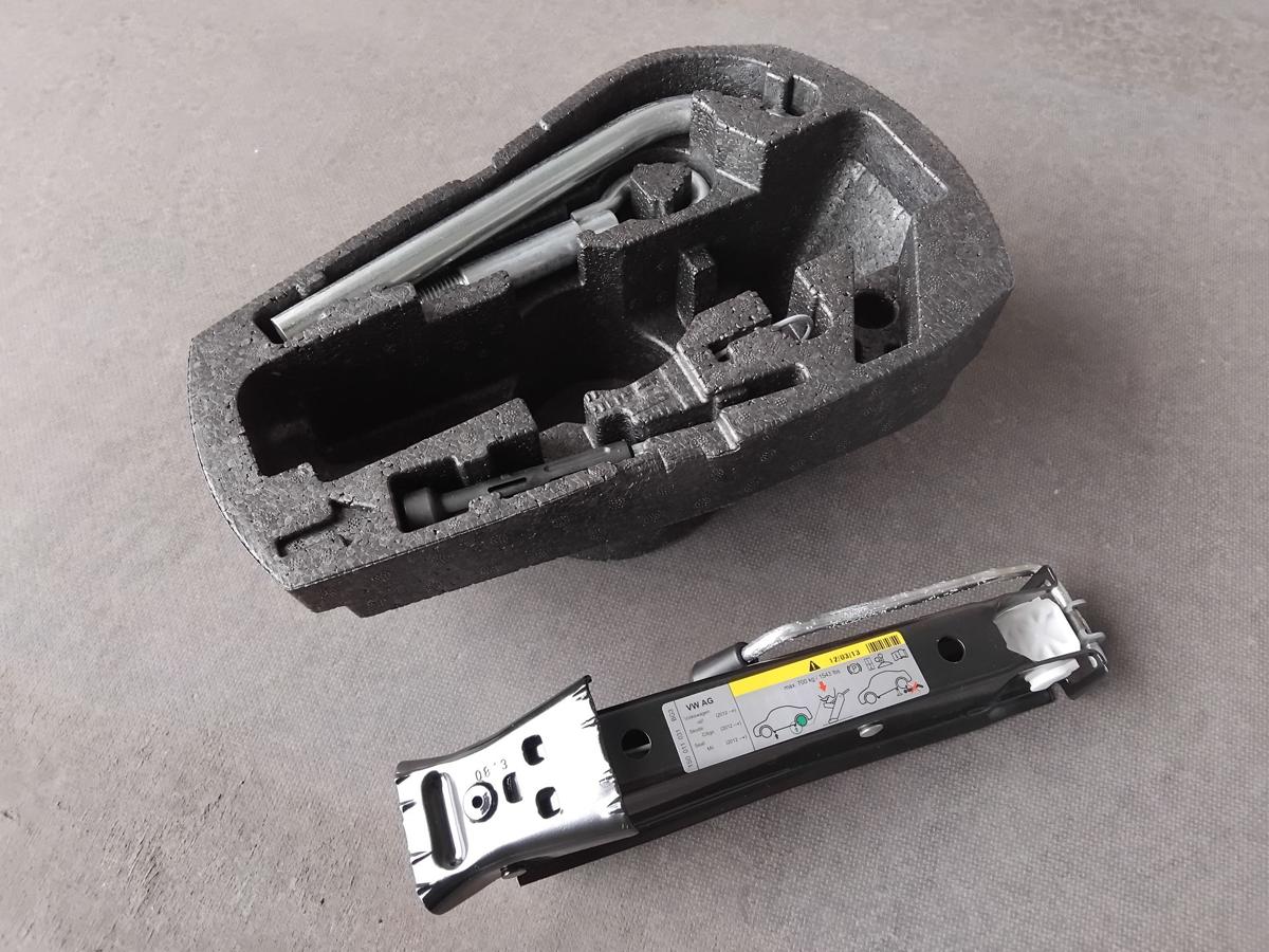 Skoda Citigo original Wagenheber Abschlepp&ouml;se Schaumstoffbox BJ2013 1S0011031