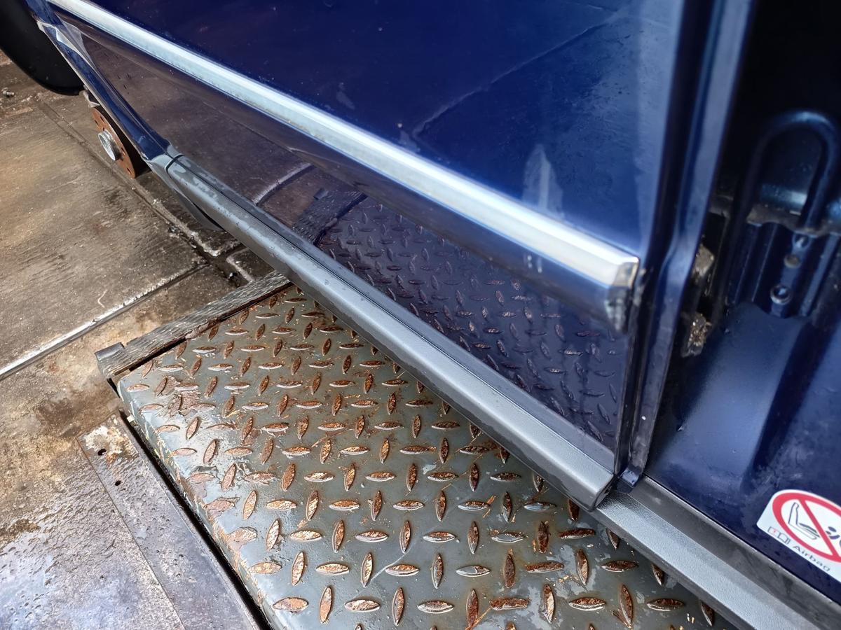 VW Passat 3BG Kombi original T&uuml;r hinten rechts Fond D5Q Shadow Blue Bj 2004