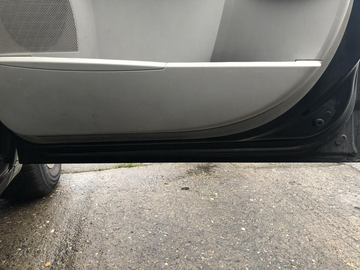 Chrysler Grand Voyager RT Tür vorn rechts Beifahrertür im Rohbau QXR schwarz