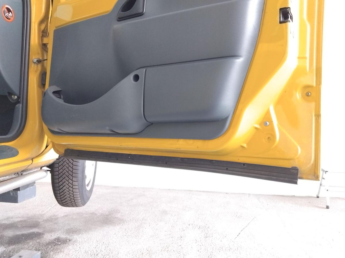 Renault Kangoo 1 Tür vorn rechts Beifahrertür gelb OV396 yellow lemon BJ1998