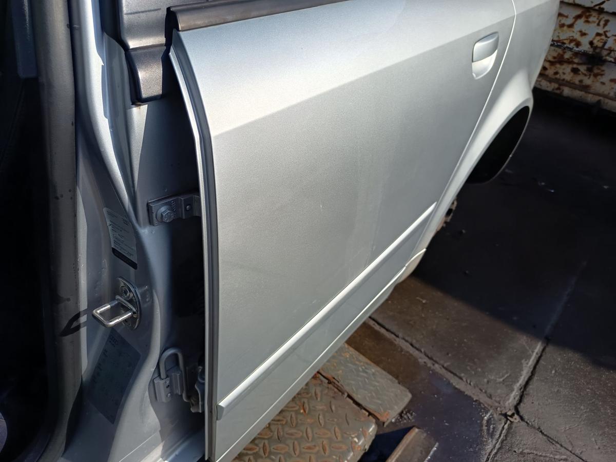 Audi A4 B6 Limo original T&uuml;r hinten links Fond Y7W Lichtsilber Bj 2003