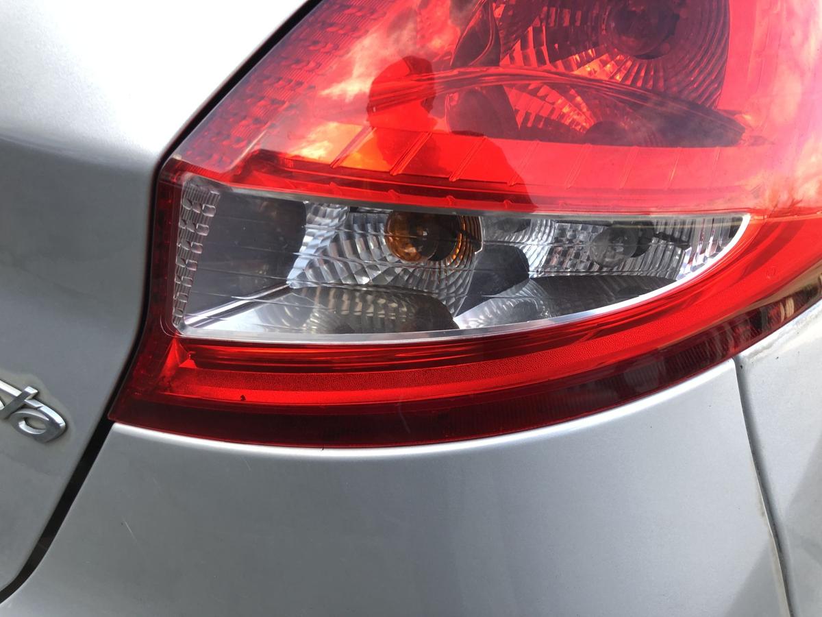 Ford Fiesta JA8 2AJ R&uuml;ckleuchte rechts R&uuml;cklicht R&uuml;ckscheinwerfer